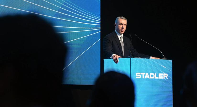 „Ez egy nagyon jó üzlet, nagyon jó lehetőség” – Lázár János új vasúti fejlesztéseket jelentett be