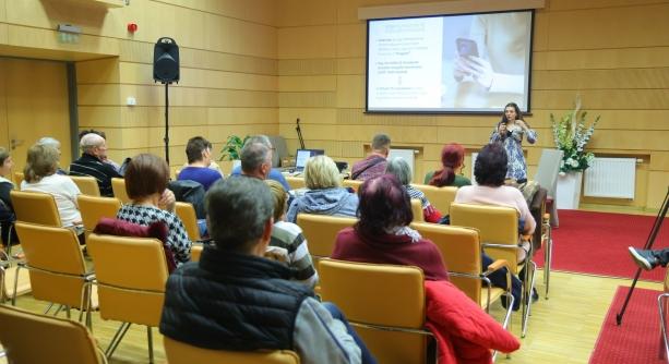 Közéleti témák a pszichológus szemüvegén át – a Dunaújvárosi Estek sorozatában