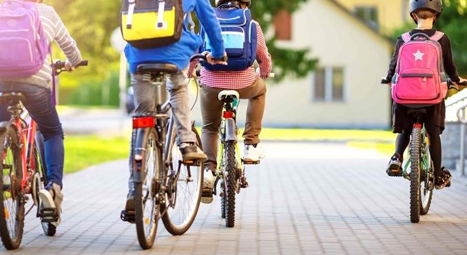 Bringára váltottak a gyerekek: több ezer diák vett részt egy kezdeményezésben