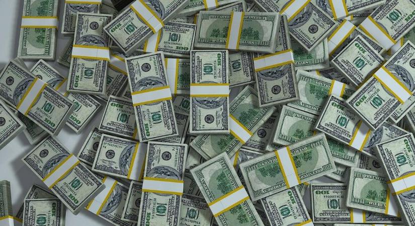 Gyengén zárta a pénteket a forint, főleg a dollárral szemben