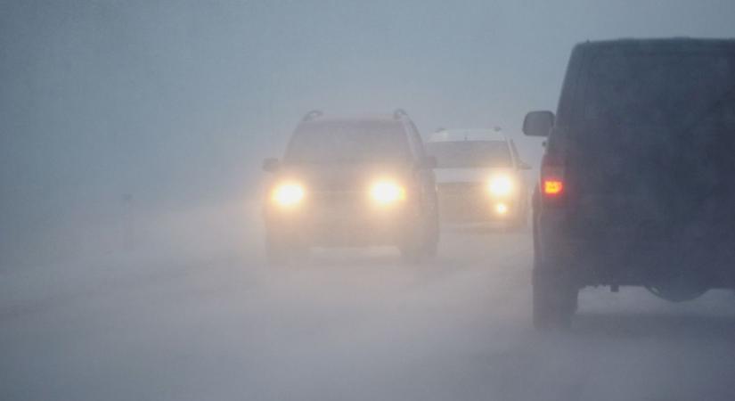 Csúszós utak jönnek: nem elég a rutin, fokozott figyelem is szükséges a csúszós utakon