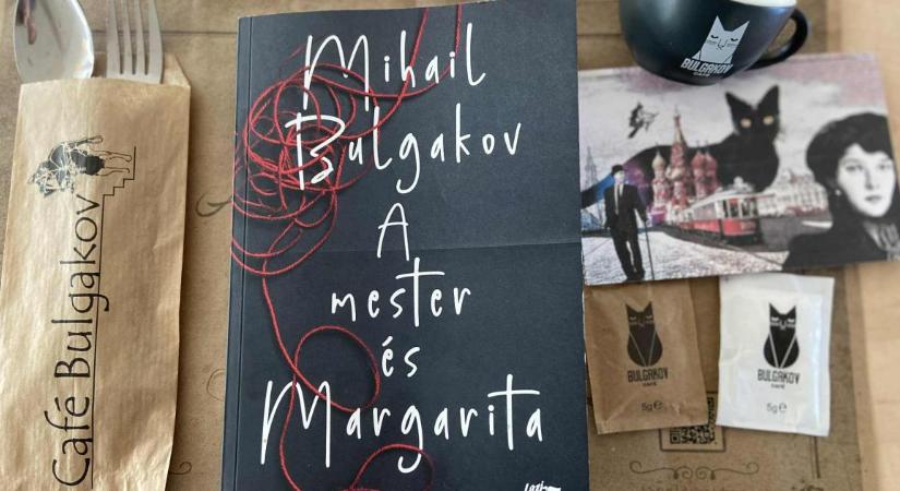 Nem csak frissítés, új olvasat: megváltozott Bulgakov klasszikusa, a fordítója mutatja be a debreceni könyvtárban