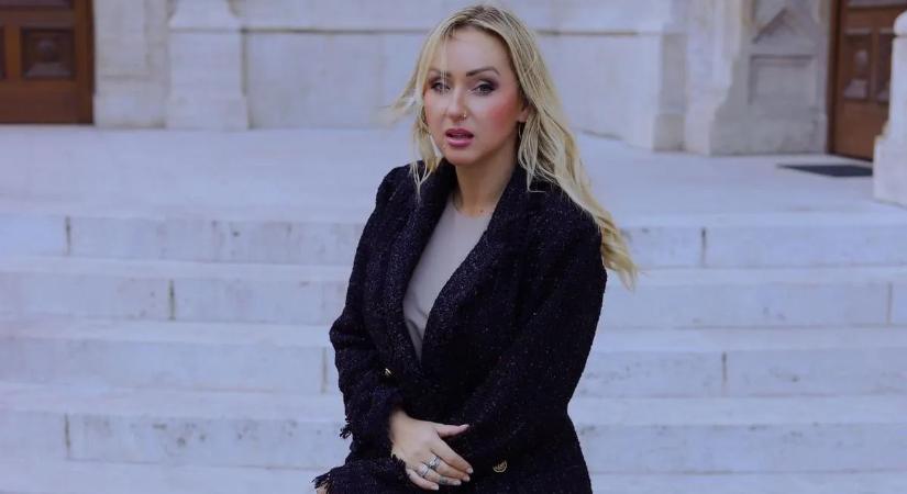 "Mit kell tennem, hogy ilyen bomba legyek?" - Nagyváradi Nelli mélyen dekoltált képétől elájultak a rajongók