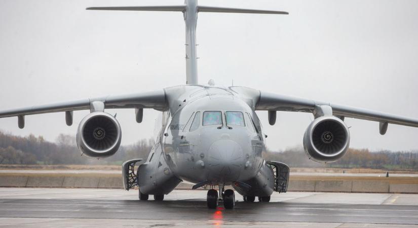 Épségben megtalálták az eltűnt kisfiút, megérkezett Kecskemétre a KC-390 szállítógép
