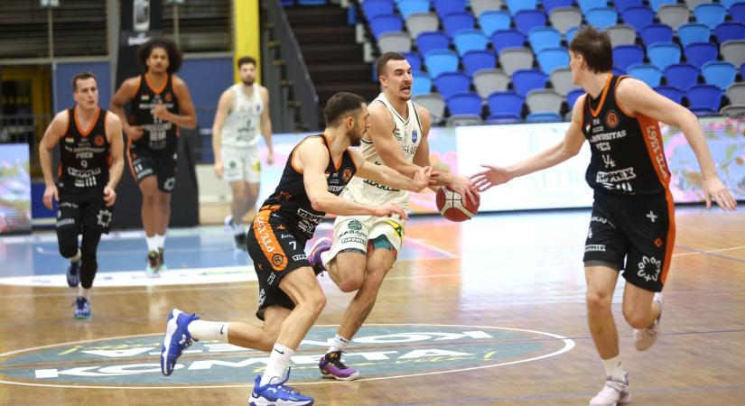 Bedarálta a Pécset a szünet után a kaposvári kosárlabda-csapat