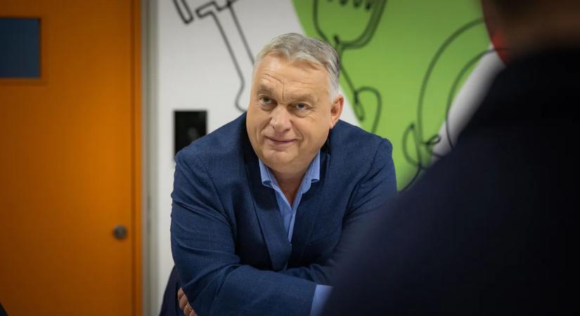Jó helyen járt Orbán Viktor: Itt még a Fradi-Újpest is egy csapatban van