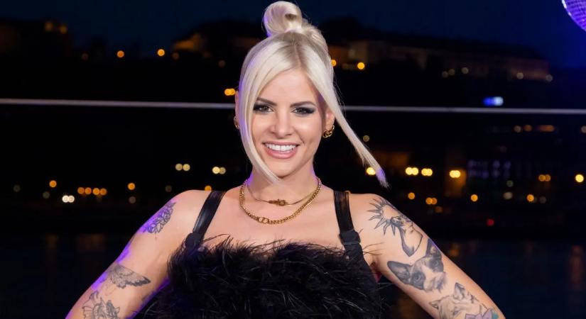 Formás popsija alig tűnik el a habokban: A magyar bombázó DJ medencében mutatta meg idomait