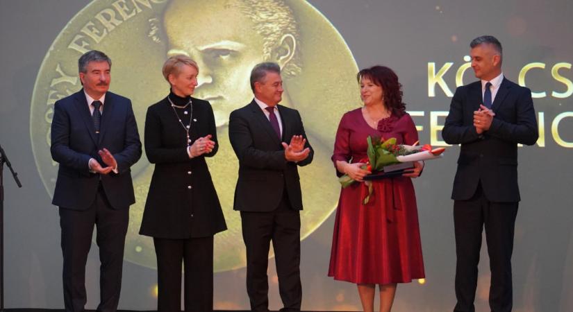 Hajdúsámsonban díjazták Hajdú-Bihar megye kiválóságait