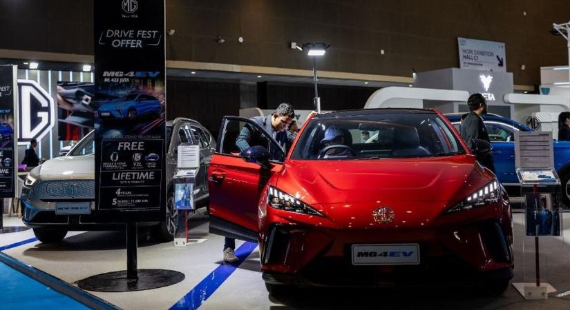 Kína a semmiből sokkolt Európát: indul a sorozatgyártása az első elektromos autók, amibe már forradalmi új akkumulátor kerül – videón a filléres MG4 Anxin Edition