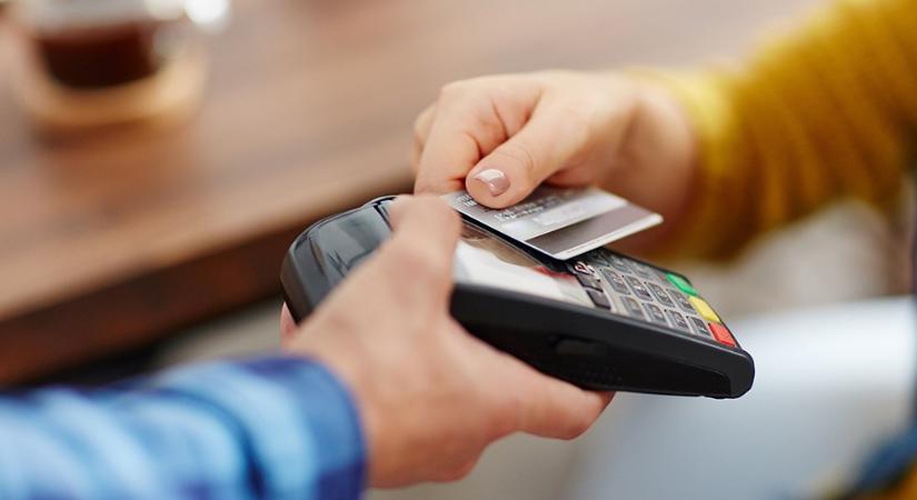 Átalányadózó pénzt utalna magán bankszámlájára