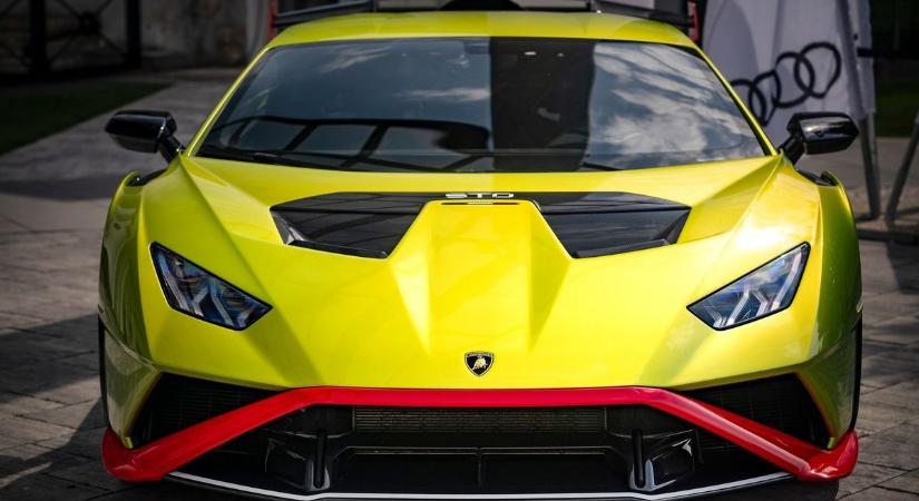 Brutális Lamborghini-melót kapott Győr - fotók