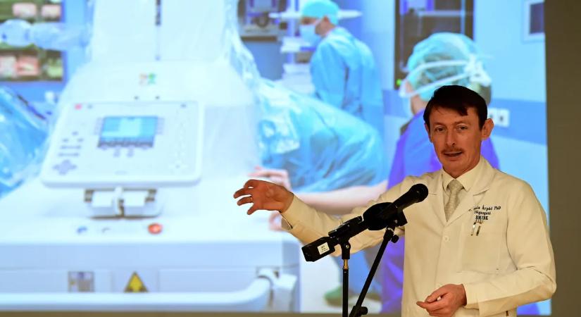 Ilyen még nem volt: ez az első robotasszisztált gerincműtét Magyarországon