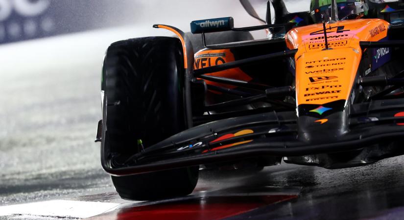 Esőben is megállíthatatlan volt Norris, Hamilton közben elérte pályafutása mélypontját