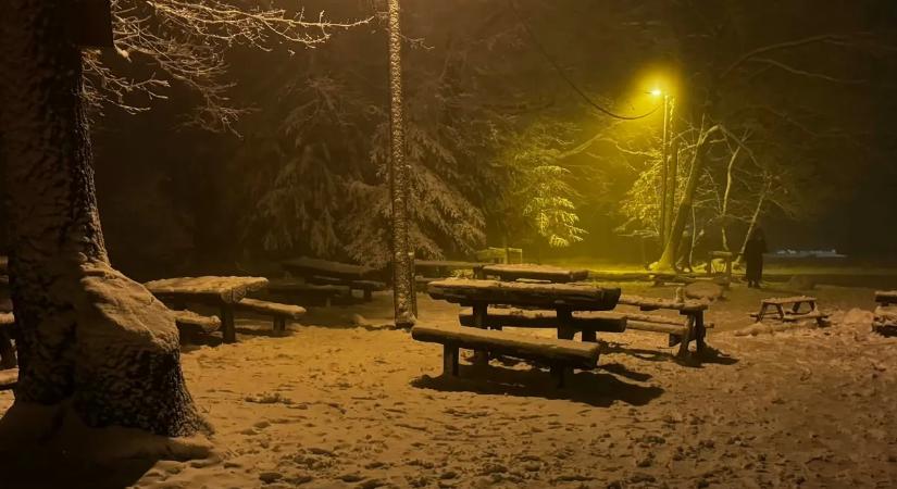 Akár a mesékben: fehérbe borult Dobogókő, káprázatos képeken a hófödte táj – galéria