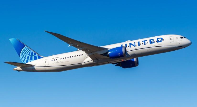 Kiderült, mi csapódott az utasszállító repülő szélvédőjének 11 ezer méteres magasságban