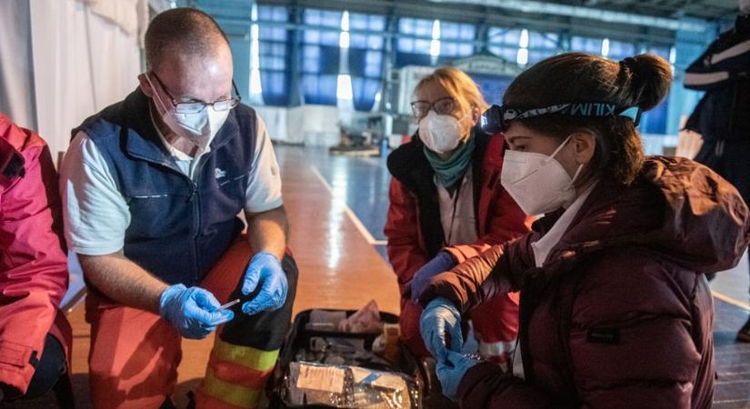 Karácsonyi ajándékokat visz a kárpátaljai gyerekeknek a magyar orvosmisszió