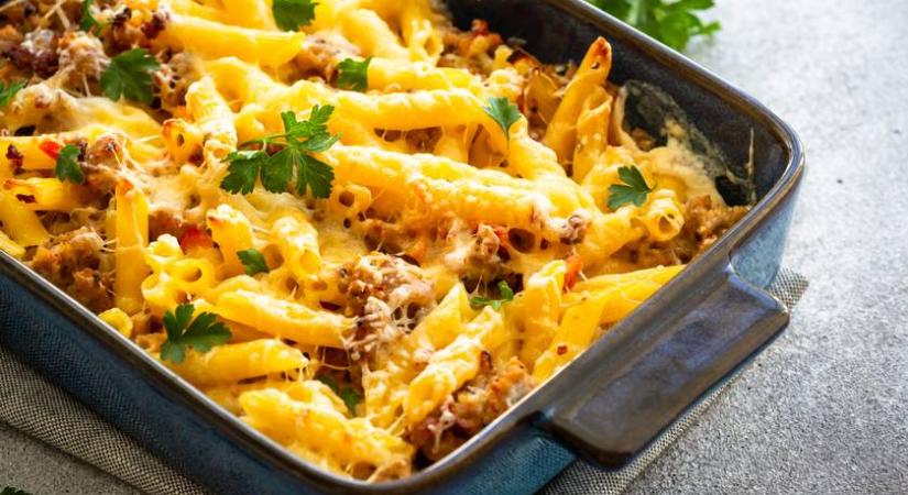 Rakott tészta, ahogy mindenki szereti: darált hússal és sok sajttal