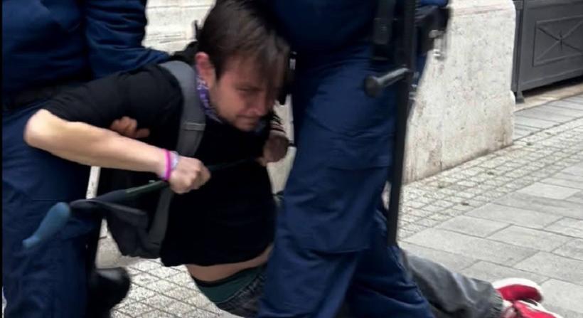 A rendőrség szerint Szabó Bence megsértette a közúti közlekedési szabályokat a Pride-betiltás elleni tüntetésen