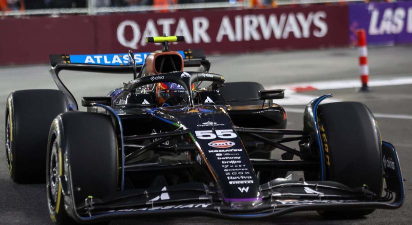 Csalódás megúszva, Sainz megtarthatja a harmadik rajthelyét Vegasban