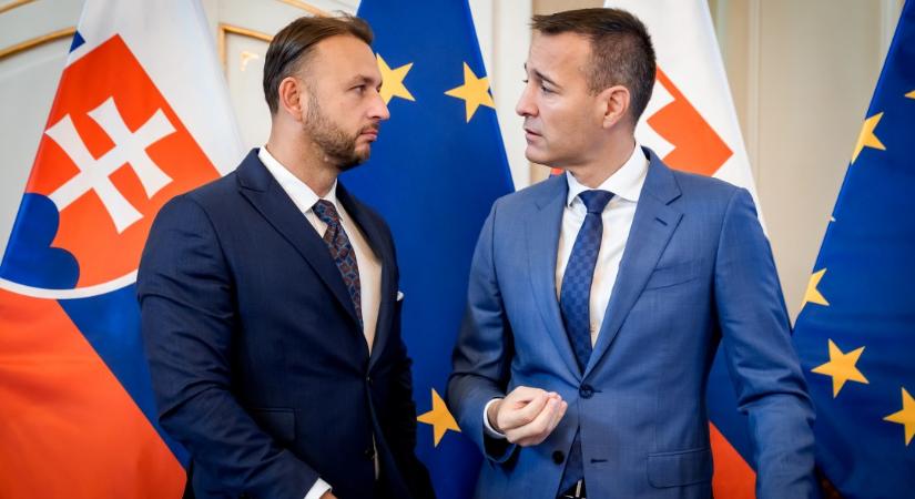 Újabb szakítópróba előtt áll a koalíció, kormányválság és minisztercserék a láthatáron