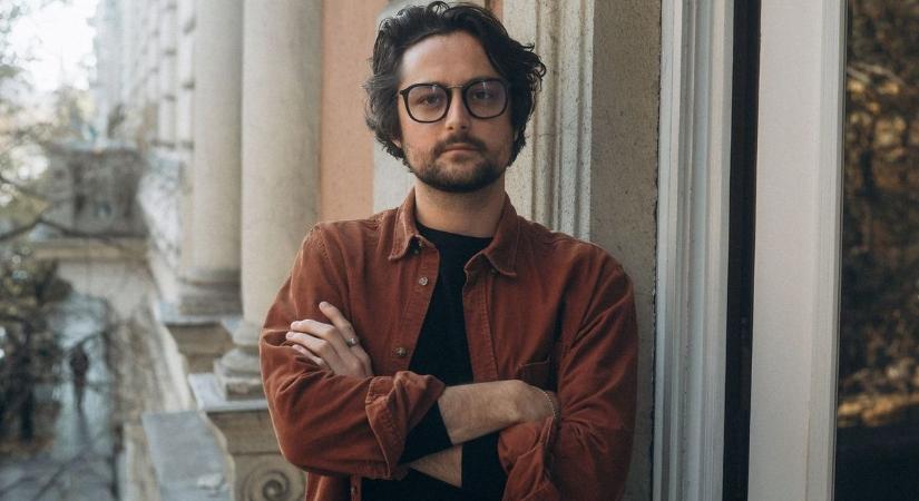 "Vigyáznunk kell egymásra" - Vincze Bencét, az Életünk főszerkesztőjét kérdeztük