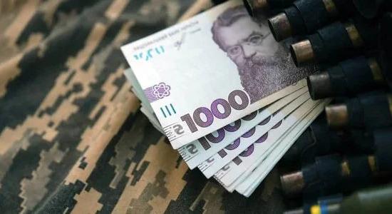 A katonai járulék négyszeresére nőtt: 2025 első 10 hónapjában az ukránok 131,7 milliárd hrivnyát fizettek