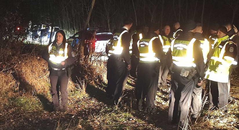 Több mint 500-an keresték azt a 7 éves autista kisfiút, aki meztelenül tűnt el Lajosmizsén