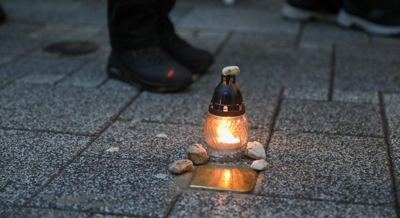 Botlatóköveket avattak Szombathelyen