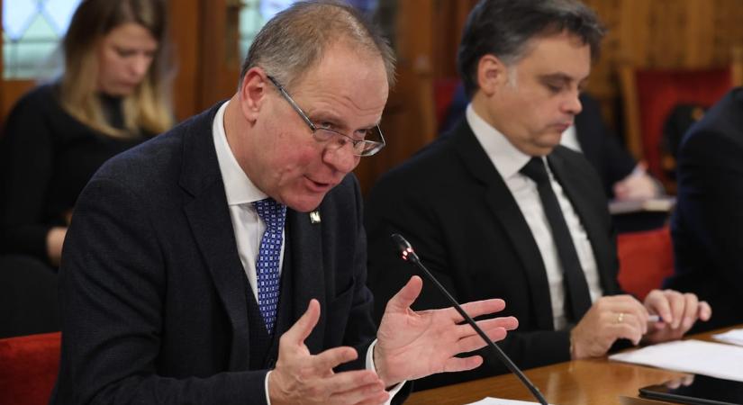 Jön a választás, Navracsics Tibor már 15 százalékban maximalizált szolidaritási hozzájárulásról beszél