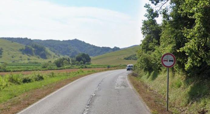 Árokba csúszott egy autó Járdánházánál