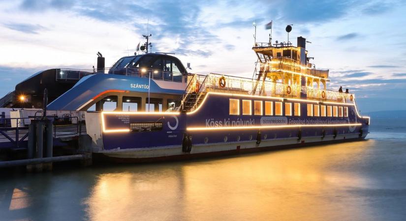 Útra kel a fénykomp Szántód és Tihany között - fotó