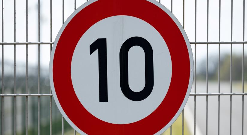 Nem élt sokáig az abszurd sebességkorlátozás a magyar határnál