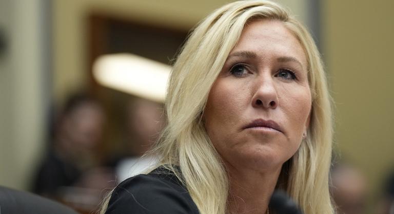 Bejelentette lemondását Donald Trump szövetségese az Epstein-vita után