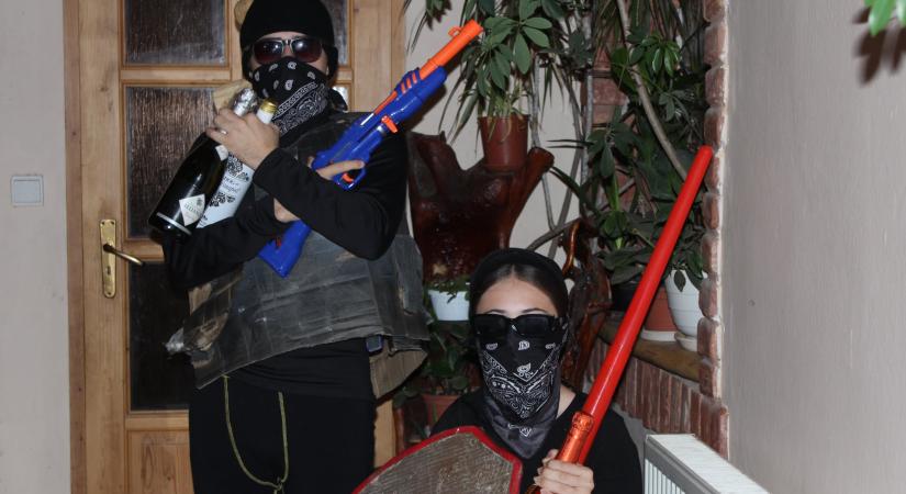 Tóth Ferenc: Gyerekpezsgő, gyerekpuska