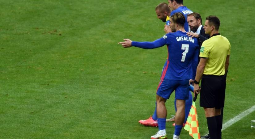 113 milliós Aston Martinnal jelent meg a Manchester City kegyvesztett sztárja