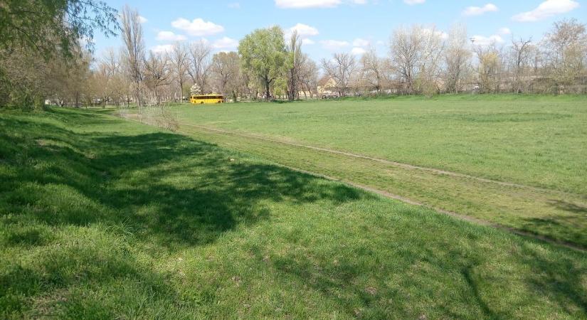 A régi KTE pályán kezdődik a lakópark építése, mely kapcsolódik a Mercedes beruházásához is