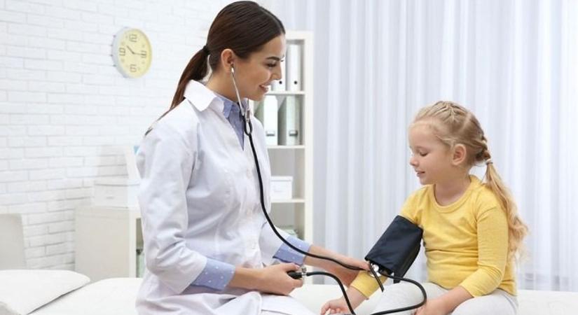 Ezt minden szülőnek tudnia kell – kétszer annyi gyermek küzd magas vérnyomással, mint 20 éve