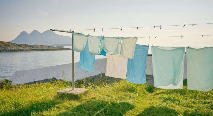 Egyszerű trükk: pillanatok alatt megszáradnak a ruhák télen is