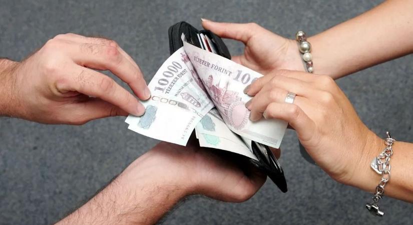 Hogyan osszuk el a kiadásokat? Külön kassza kontra közös kassza – te melyiket választanád?