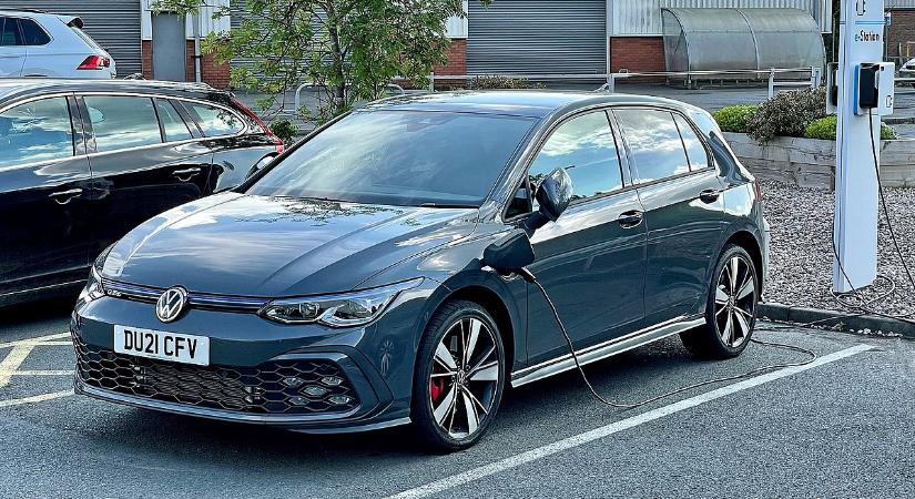 Óriási trükkel verik át az elektromos autók statisztikáját