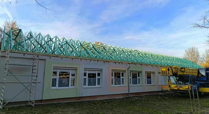 Hadházy Ákos a lábatlani óvodák felújításának furcsaságairól