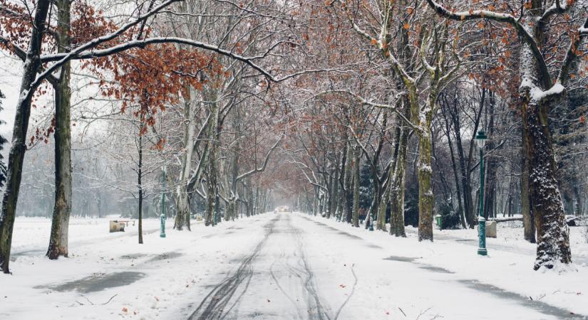 Behavazódott a fél ország: csodálatos képek érkeztek a fehér tájakról
