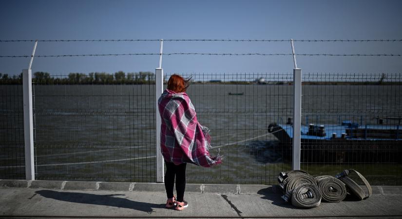 Orosz dróntámadások miatt szünetel a dunai kompközlekedés Románia és Ukrajna között