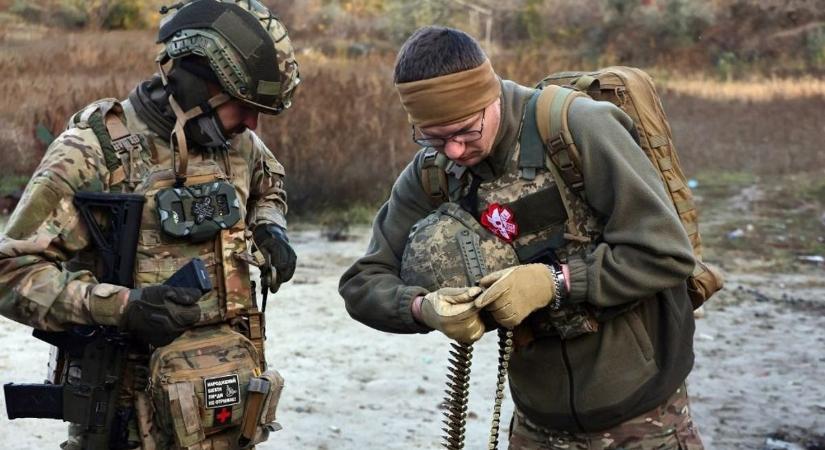 Zelenszkij szétrobbantja Ukrajna különleges hadseregét – pánikolnak a külföldi harcosok