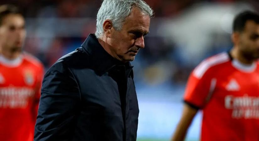 Mourinho árulónak nevezte a saját játékosait