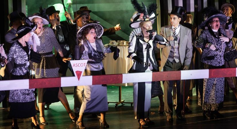 Így lesz dáma a rikácsoló virágáruslányból – kihagyhatatlan a My Fair Lady (galéria)