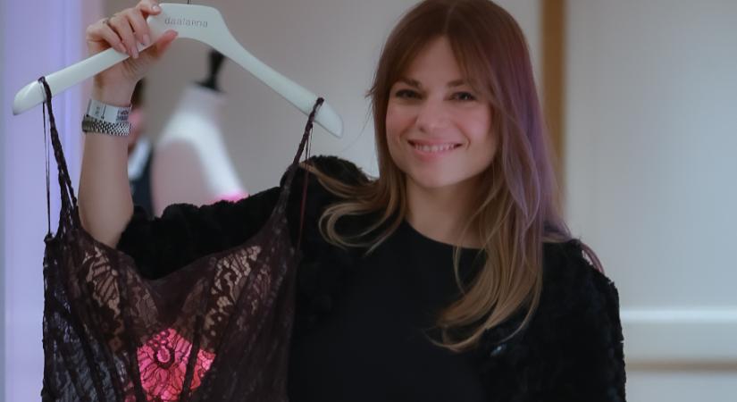 Cserpes Laura ebben a pompás all black szettben tündökölt az ELLE DESIGN POP-UP-on