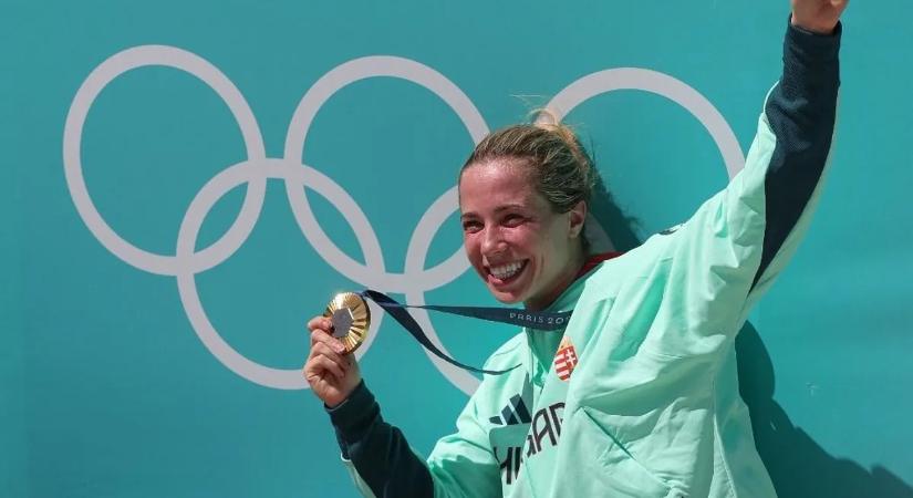 Merész dekoltázst villantott az olimpiai bajnok Gulyás Michelle – képek