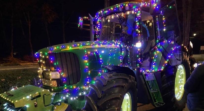 Fényárban úsznak a baranyai települések – de mit keresnek ott a traktorok?