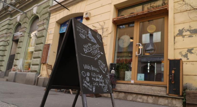 A mai cukrászda helyén kerekek pörögtek egykor – ilyen volt az élet 1930-ban Szegeden